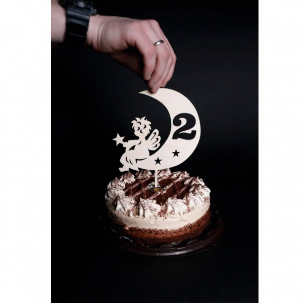 Топпер из дерева с подставкой – Луна цифра 2 – 32 825